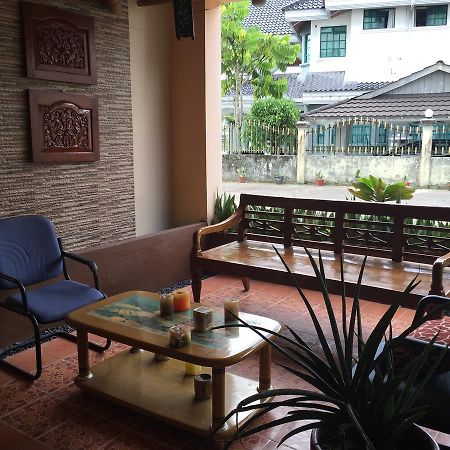 Apek Utama Hotel Bandar Seri Begawan Ngoại thất bức ảnh